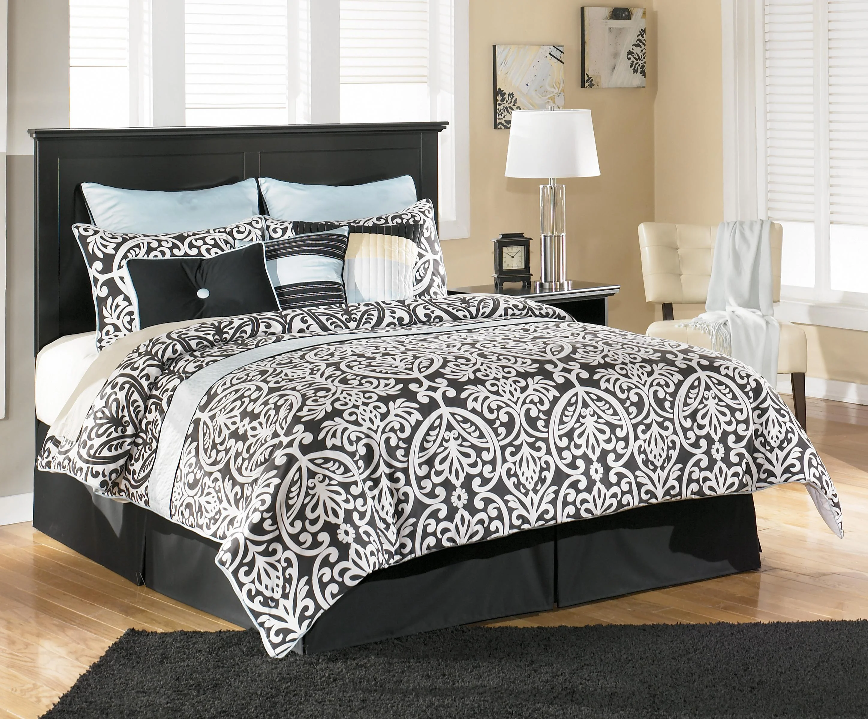 Signature Design by Ashley Maribel B13857 Queen/Full Simple Panel